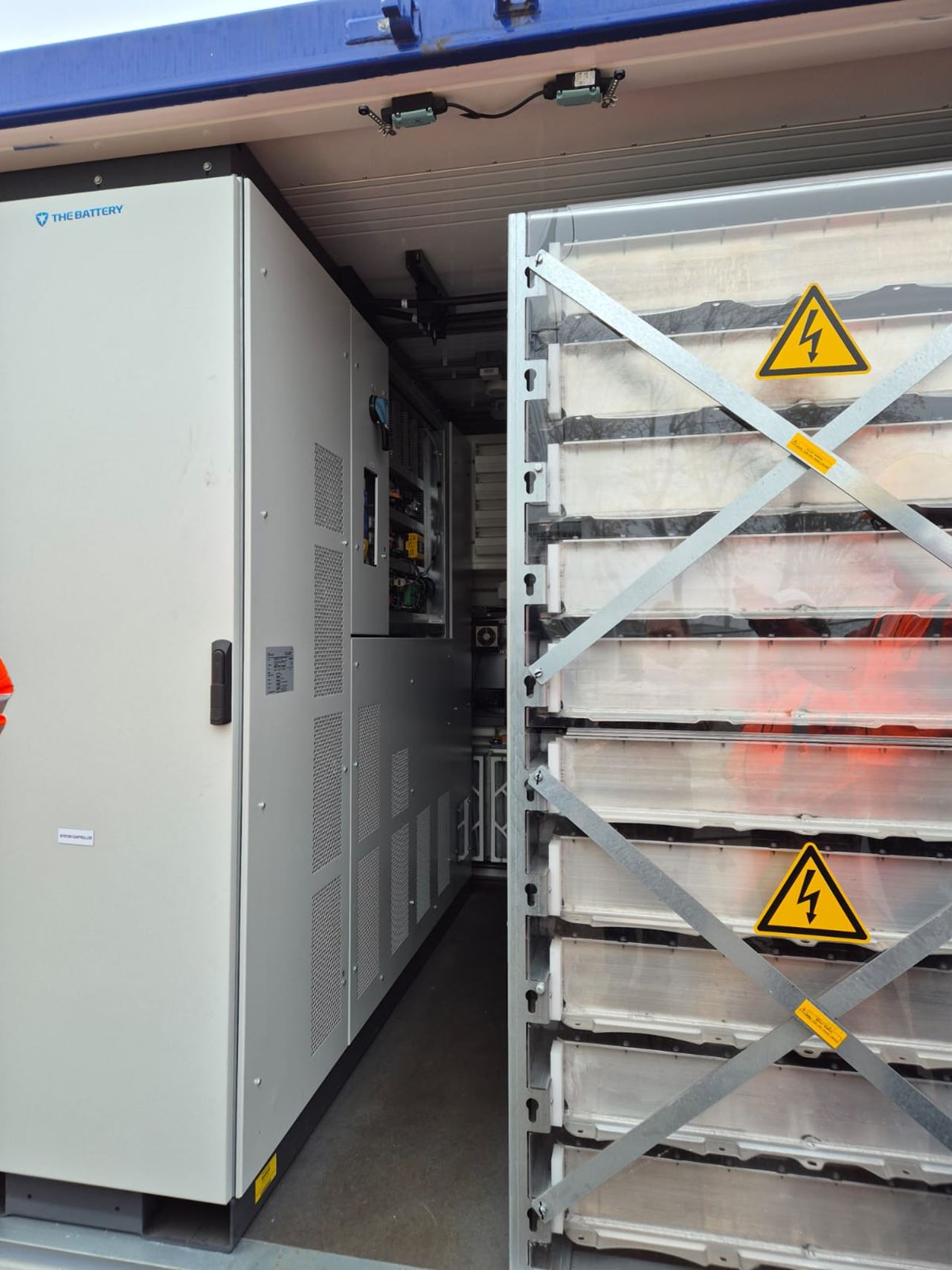 Interieur van mobiele batterij in Dalfsen