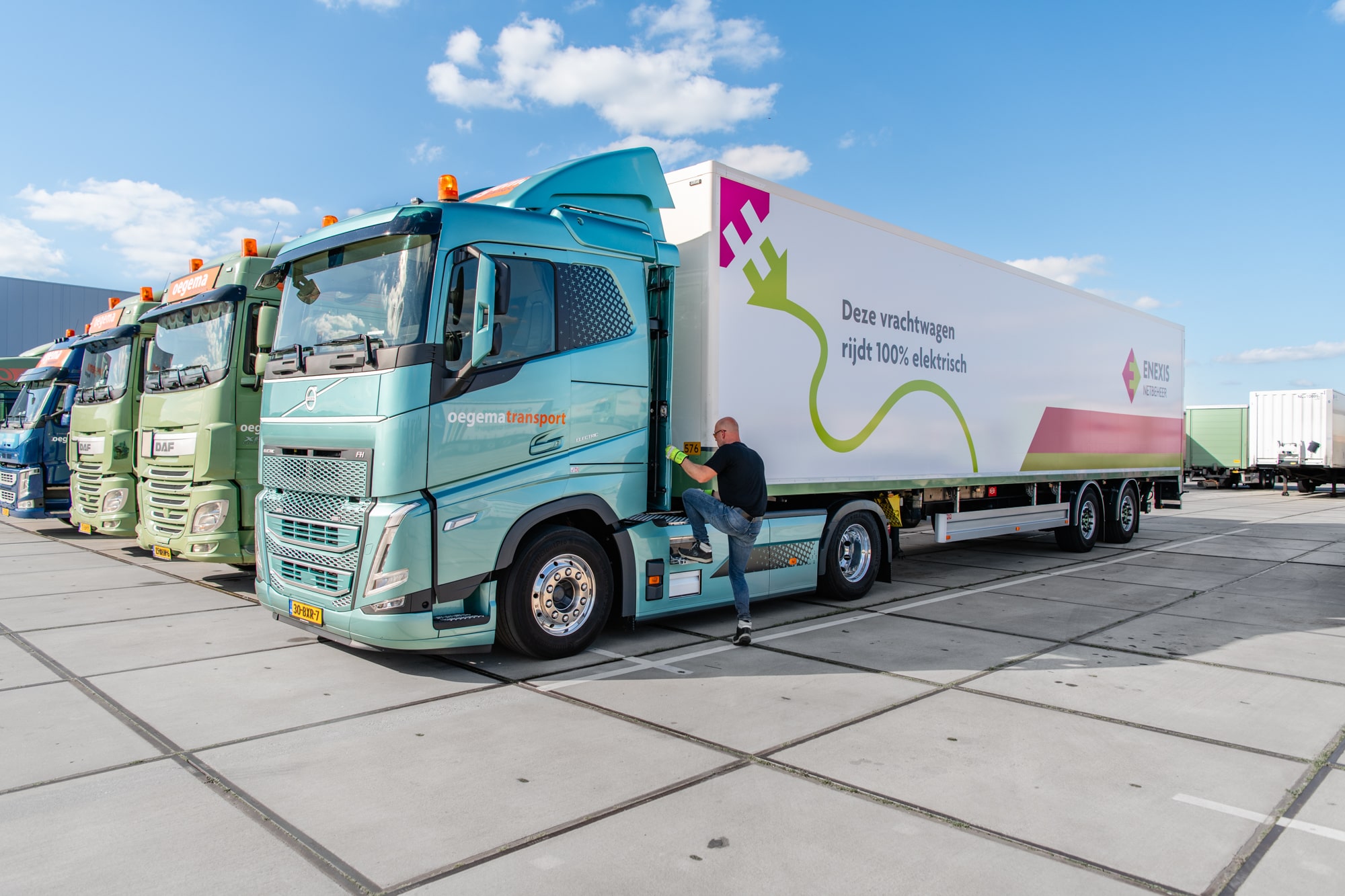 Vrachtwagens van Oegema Transport